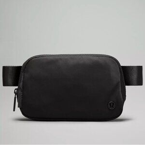 Everywhere Belt Bag 1L